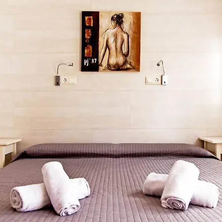 Con Terraza Privada Cerca De La Playa Apartamento